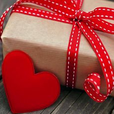 Как и где выбирать подарок своему мужчине на 14 февраля?